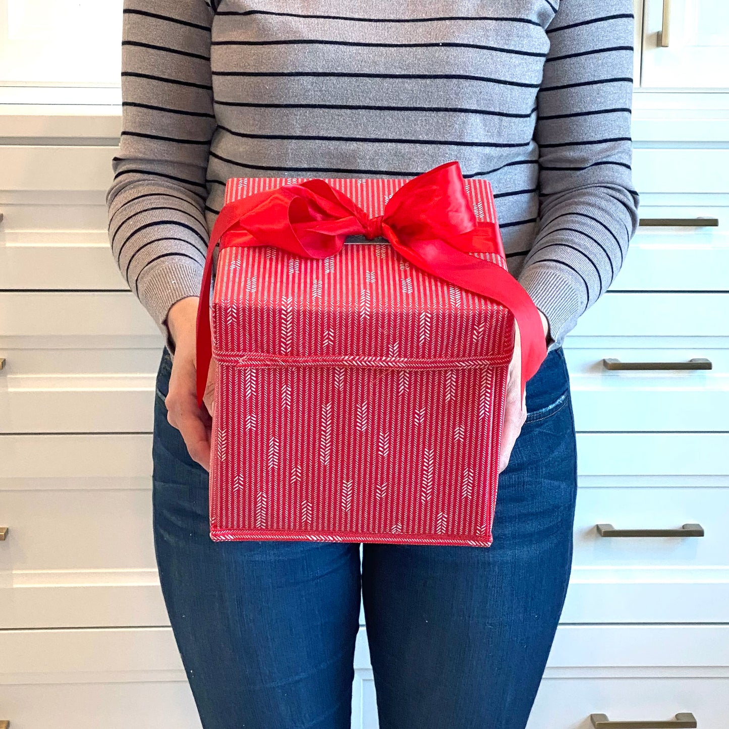 EverBox: Small Red + White Collapsible Gift Box with Red Satin Ribbon