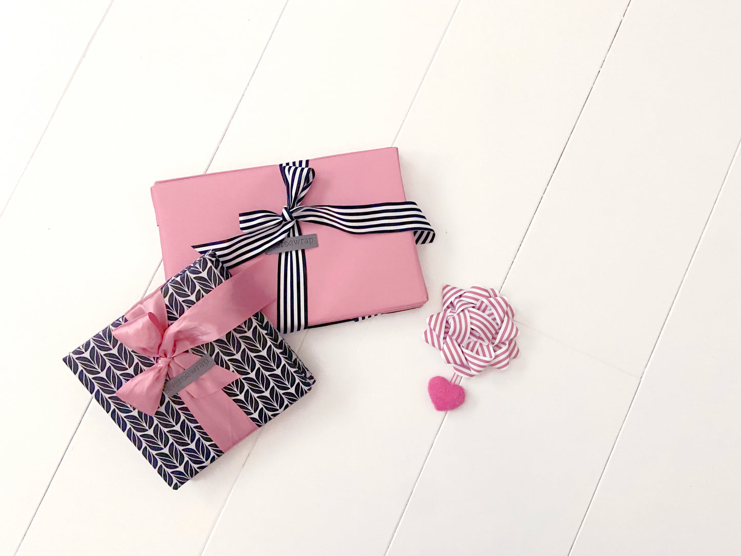 EverBox Bundle of 10: Medium Pink Collapsible Gift Box with Black + White Grosgrain Ribbon